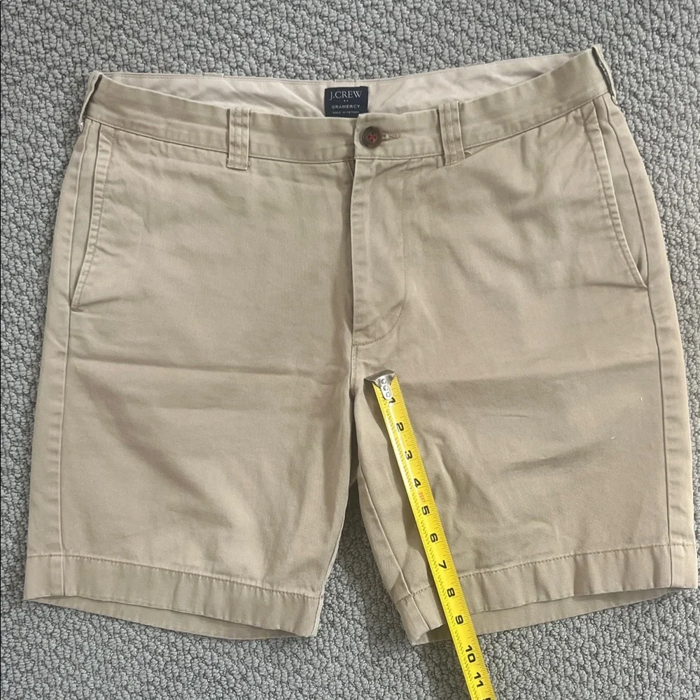 J. Crew Men's Beige Tan Gramercy Khaki Shorts, 9” size 33w